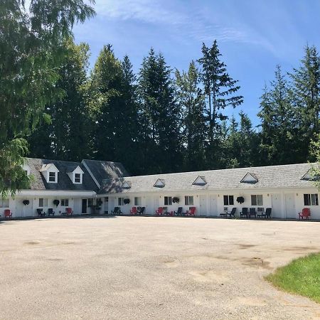 Pines Motel Sicamous Luaran gambar
