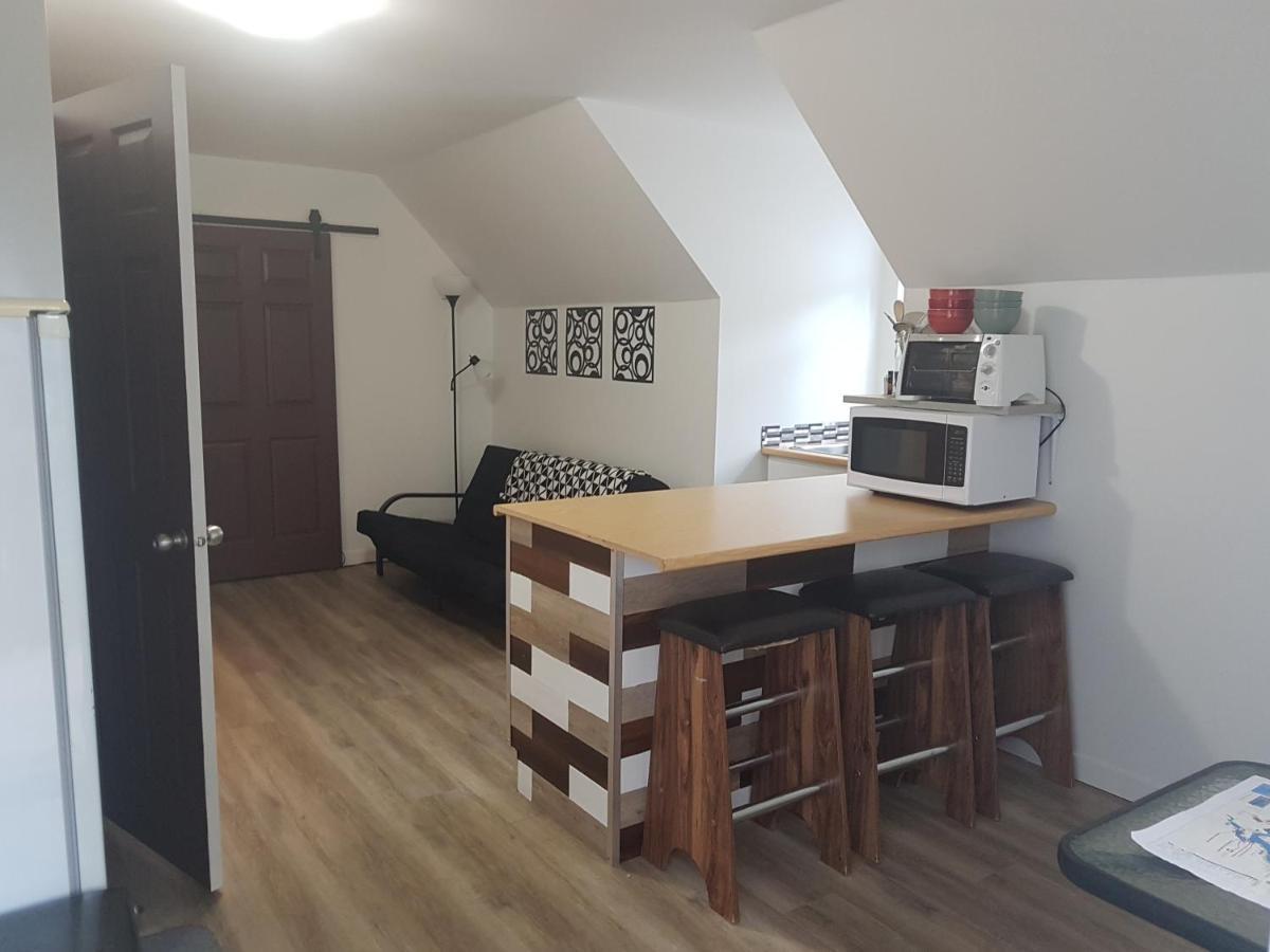 Pines Motel Sicamous Luaran gambar